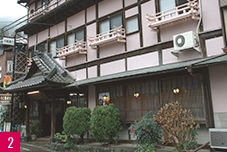 門内商店街の旅館2/3